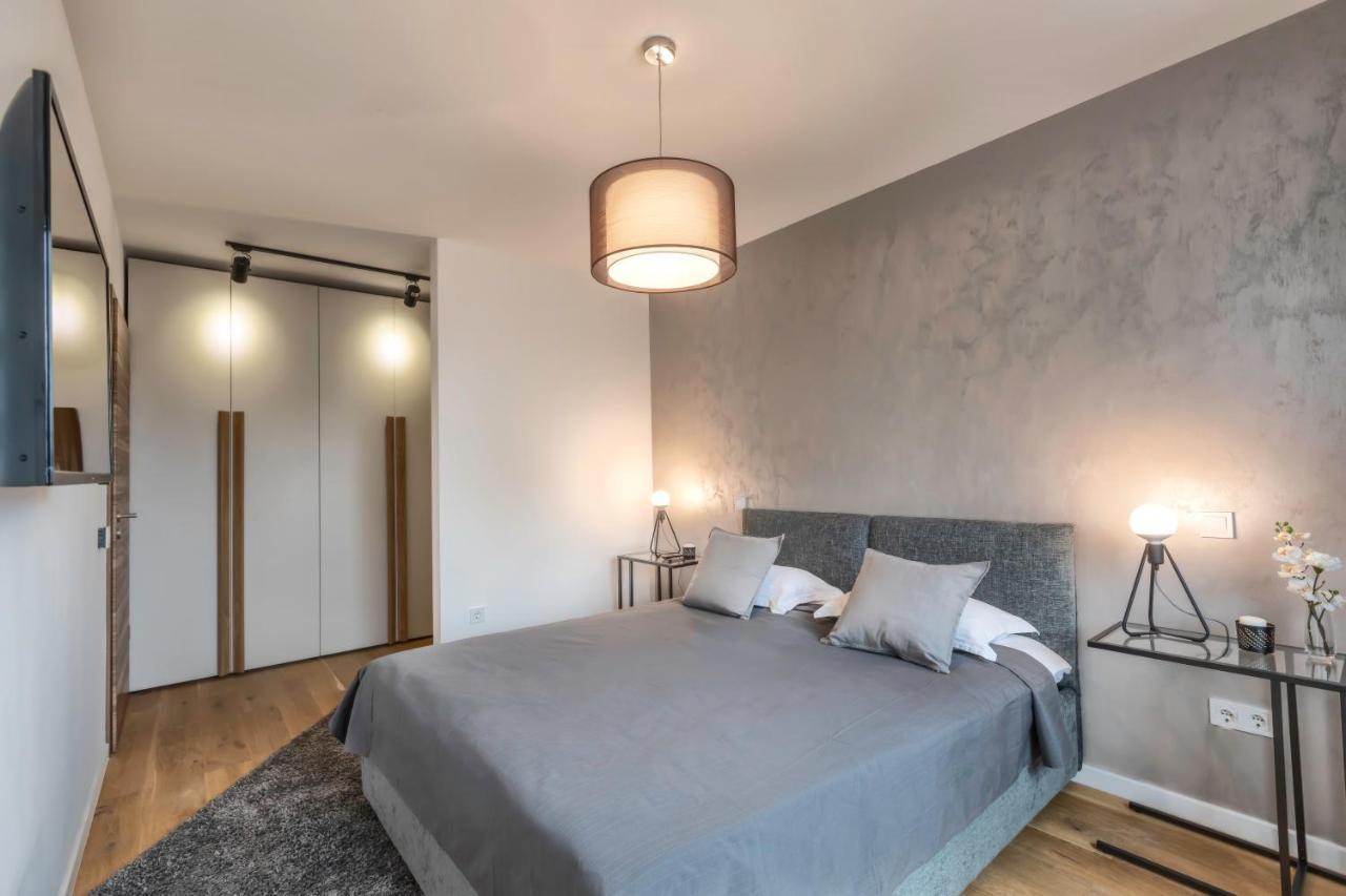 Cosmopolit Booking Brașov Exterior foto