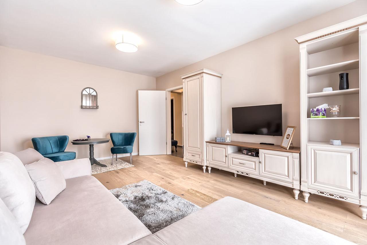 Cosmopolit Booking Brașov Exterior foto
