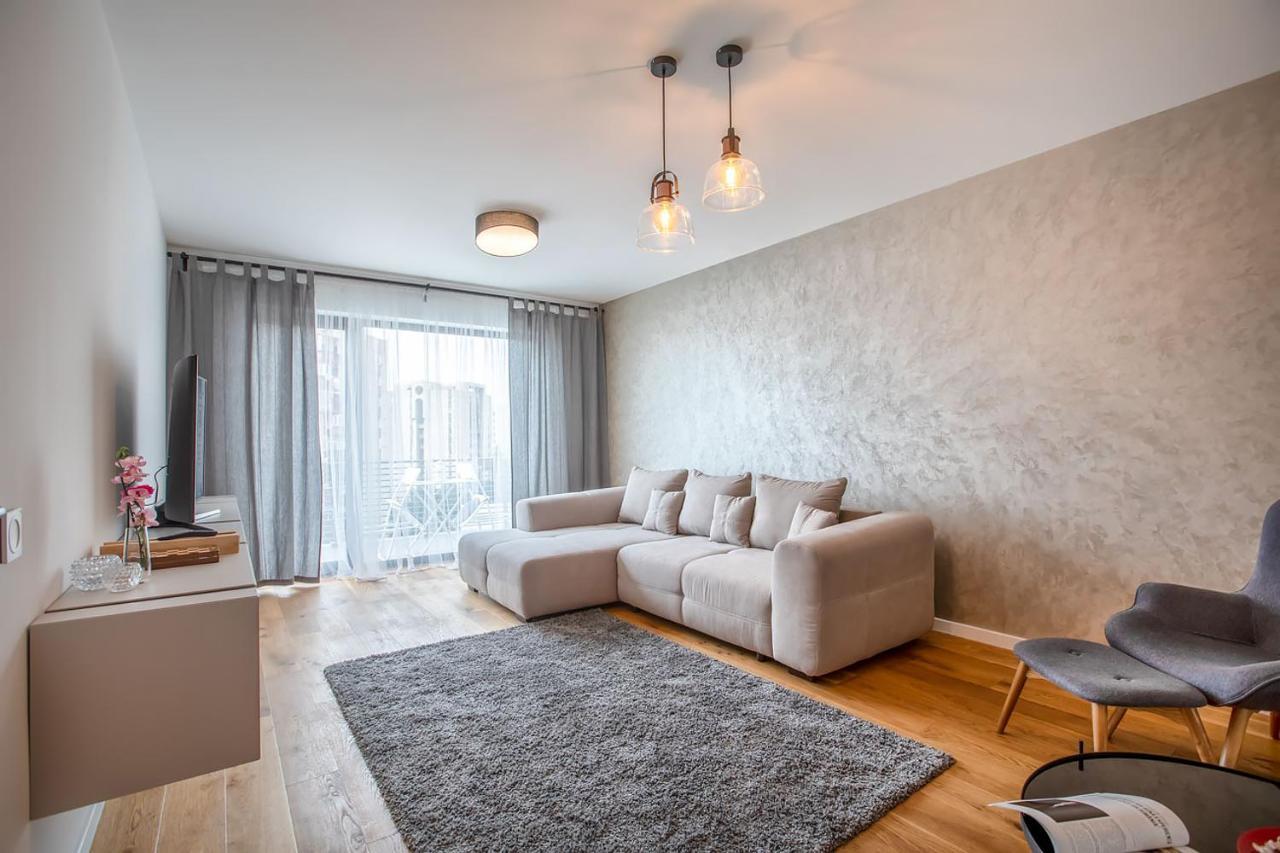 Cosmopolit Booking Brașov Exterior foto