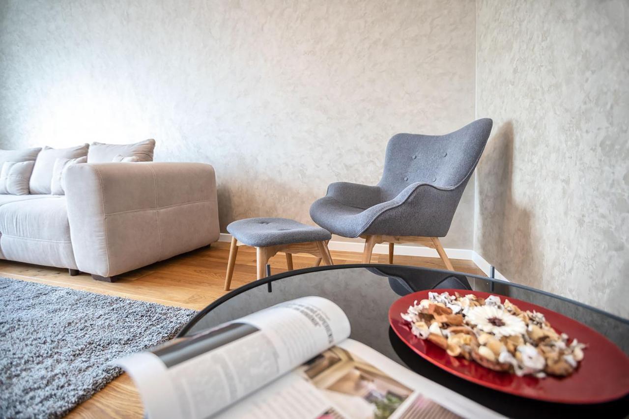 Cosmopolit Booking Brașov Exterior foto