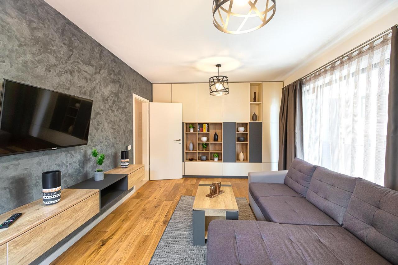 Cosmopolit Booking Brașov Exterior foto